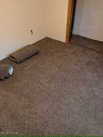 Detailed view of carpet floors