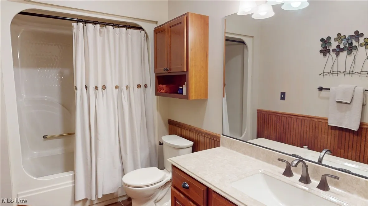 First Floor Full Hall Bath