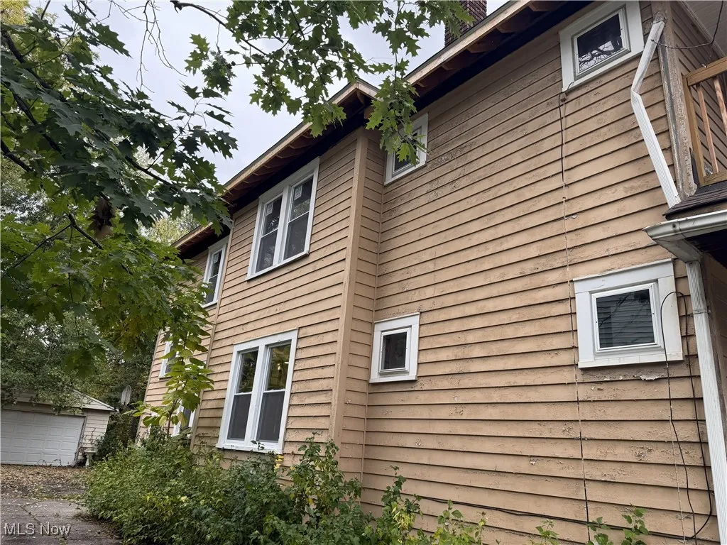 View of home's exterior