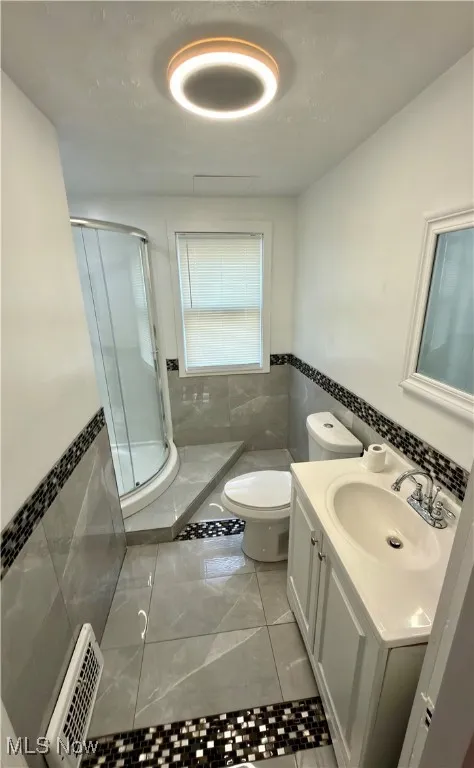 825 Helmsdale Road, Cleveland Heights, Ohio 44112,MLS Now Listing ID