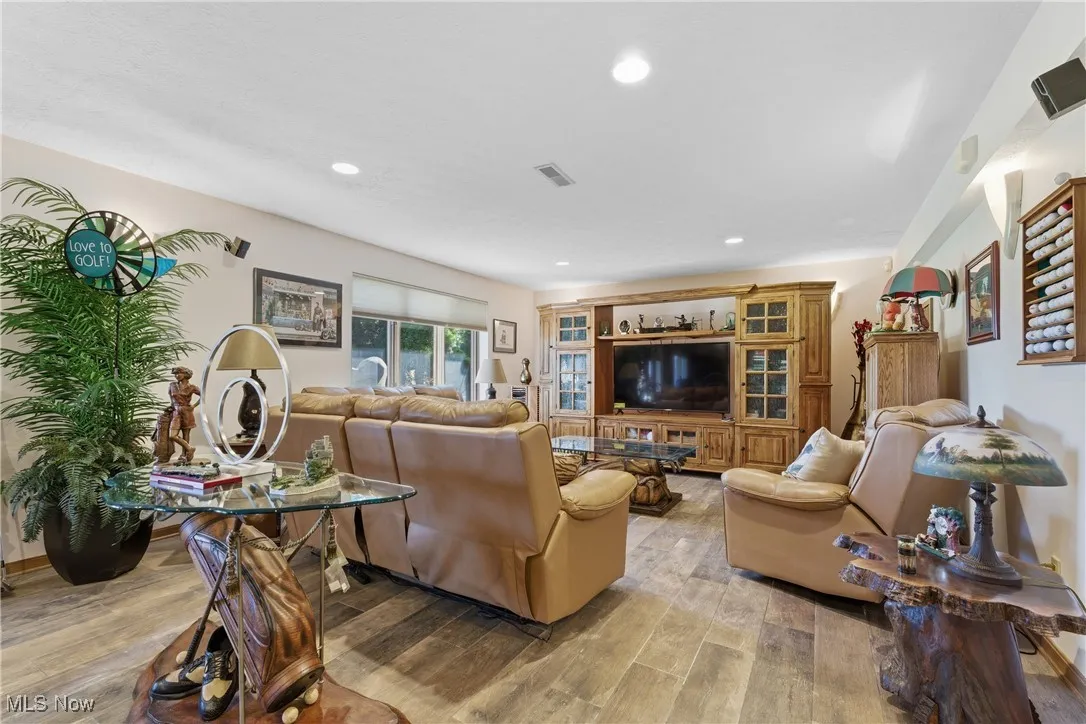 2185 Prestwick Drive, Uniontown, Ohio 44685,MLS Now Listing ID