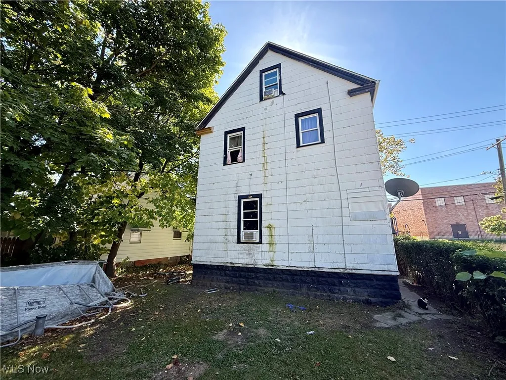 View of property exterior