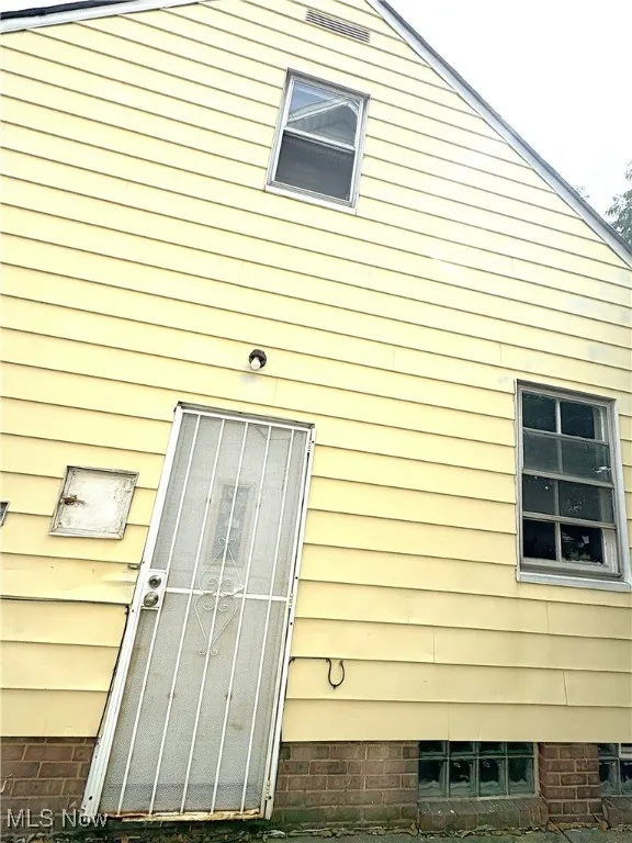 View of home's exterior