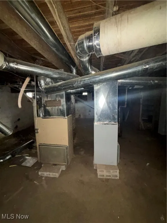 Utility room with heating unit