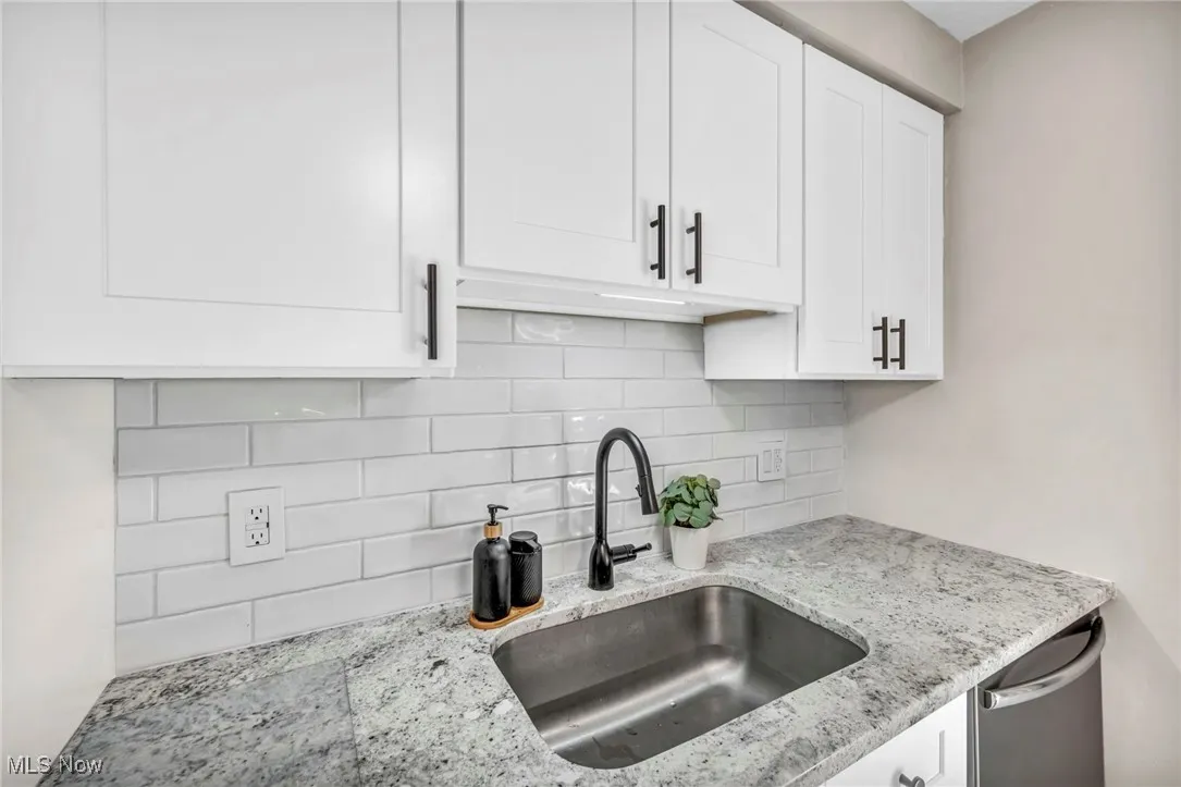 158 E Overlook Drive, Eastlake, Ohio 44095,MLS Now Listing ID