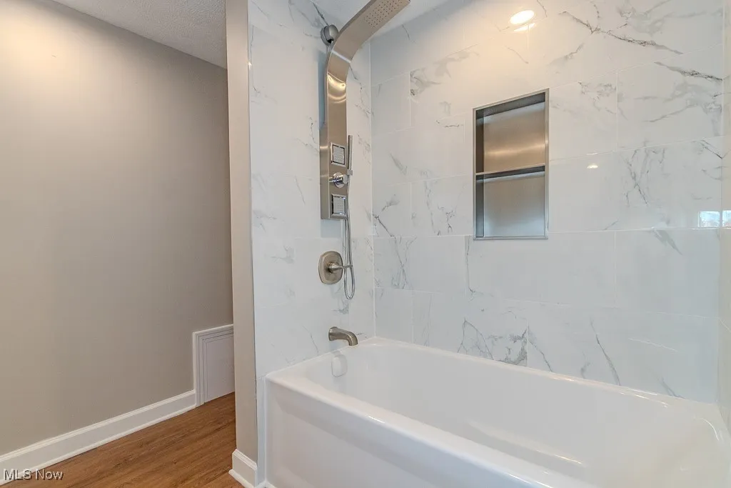 Up Hallway Full Bath