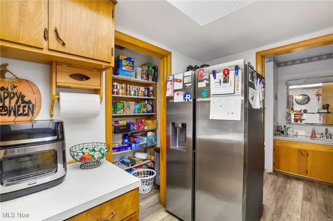 Kitchen pantry