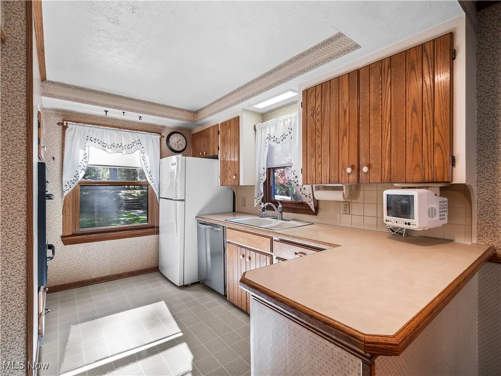 5211 W Ridgewood Drive, Parma, Ohio 44134,MLS Now Listing ID