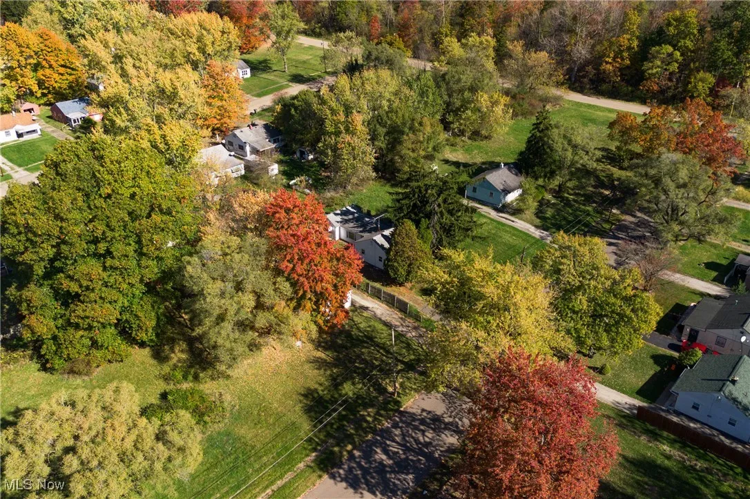 Aerial view of property and surrounding area