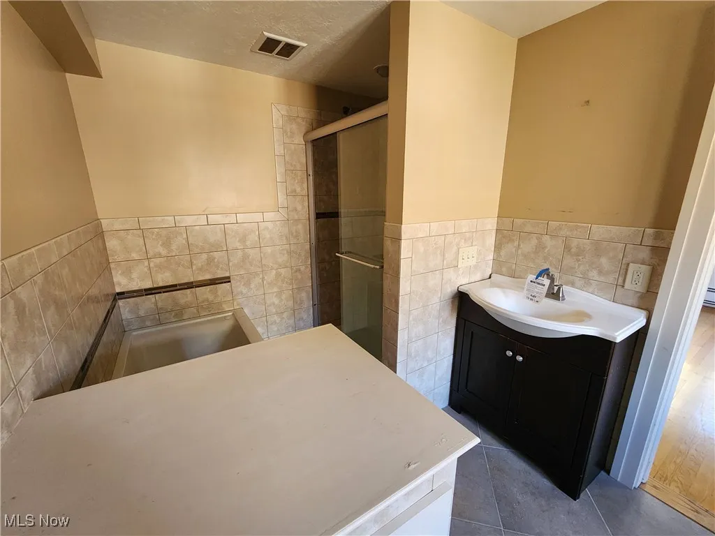 1854 5th Avenue, Youngstown, Ohio 44504,MLS Now Listing ID