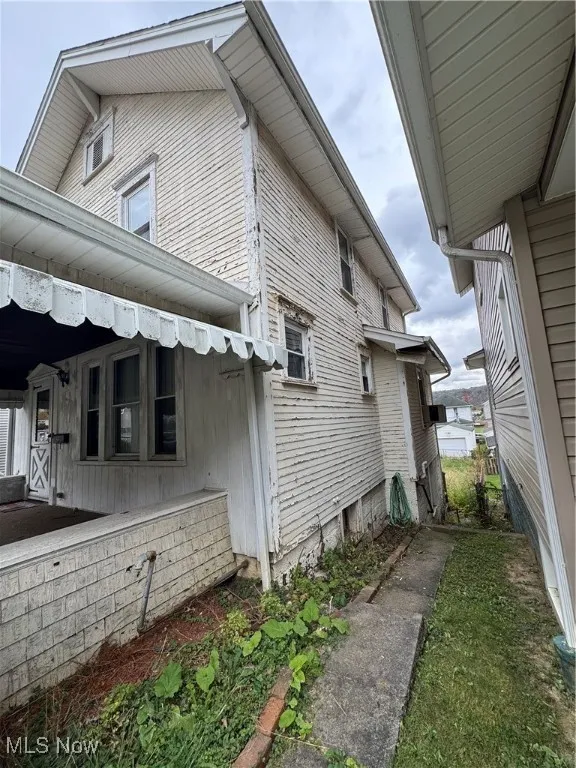 View of property exterior