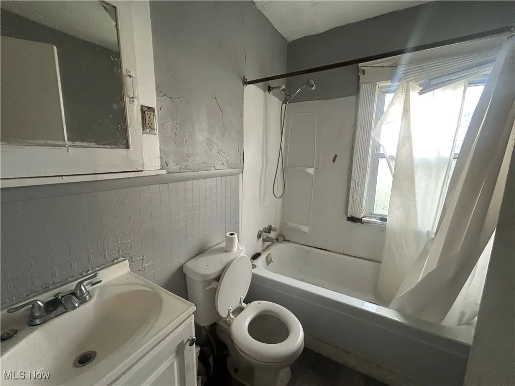 2292 E 90th Street, Cleveland, Ohio 44106,MLS Now Listing ID