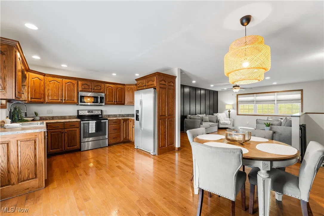 View of open floor plan to eat in kitchen and living room