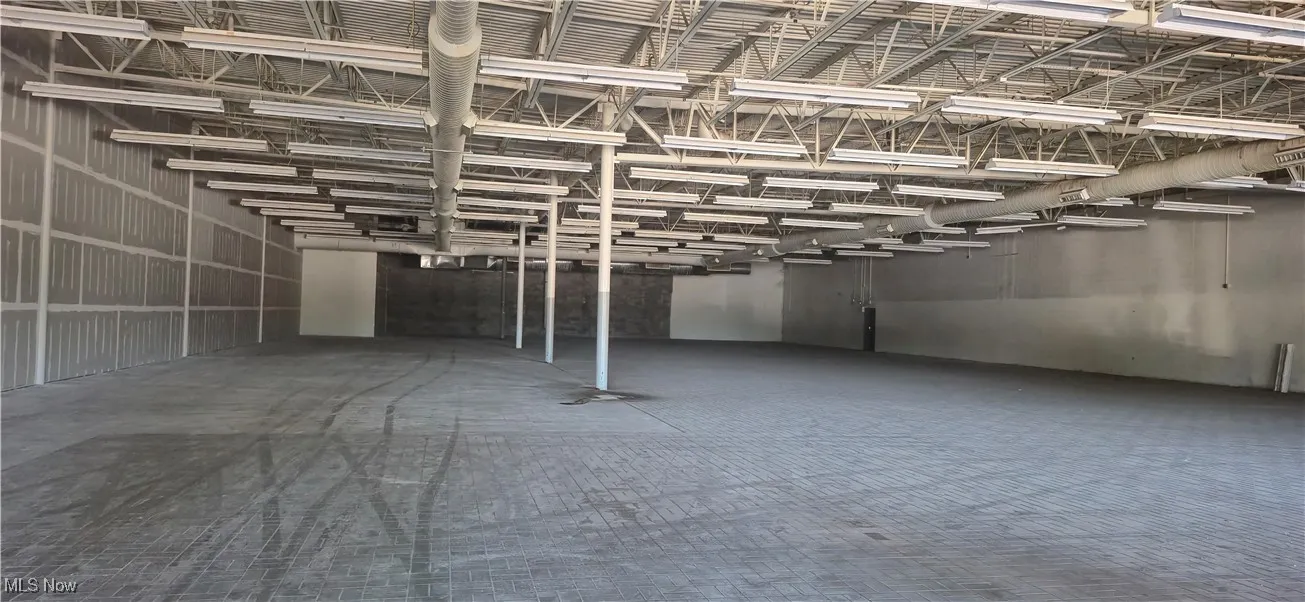 17,246 commercial space