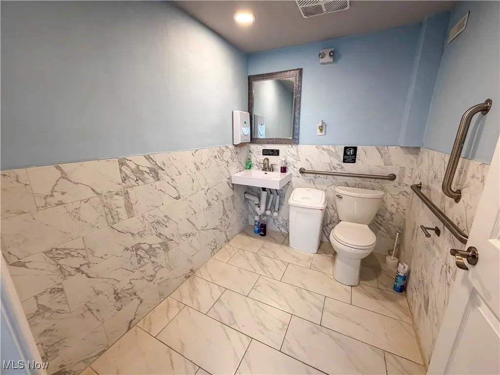 2405 Youngstown Road, Warren, Ohio 44484,MLS Now Listing ID