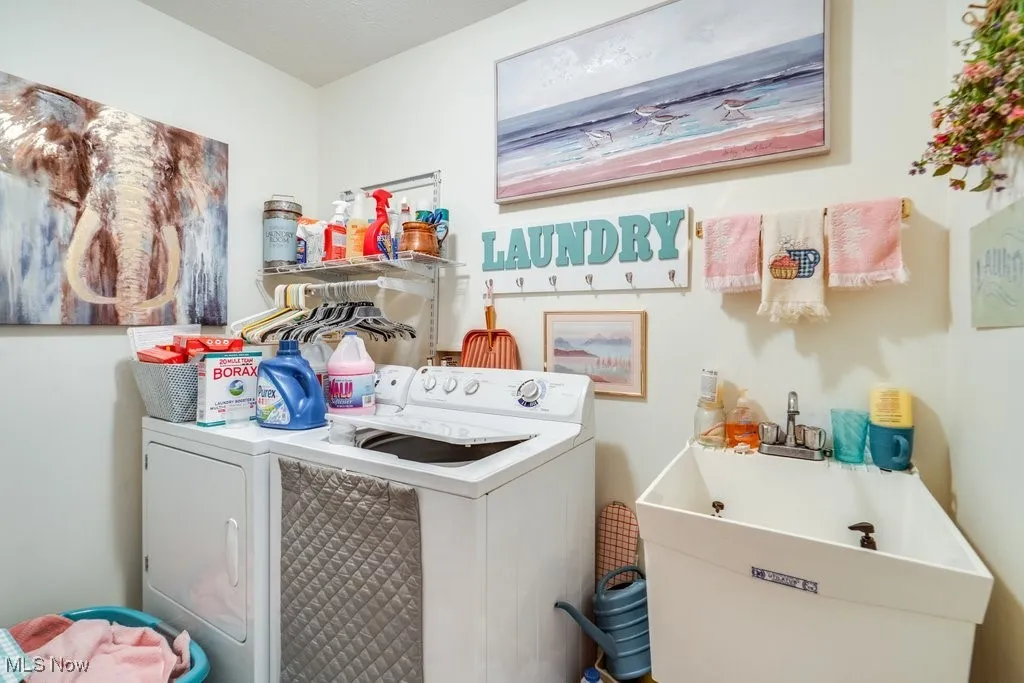 Laundry room with wash tub.