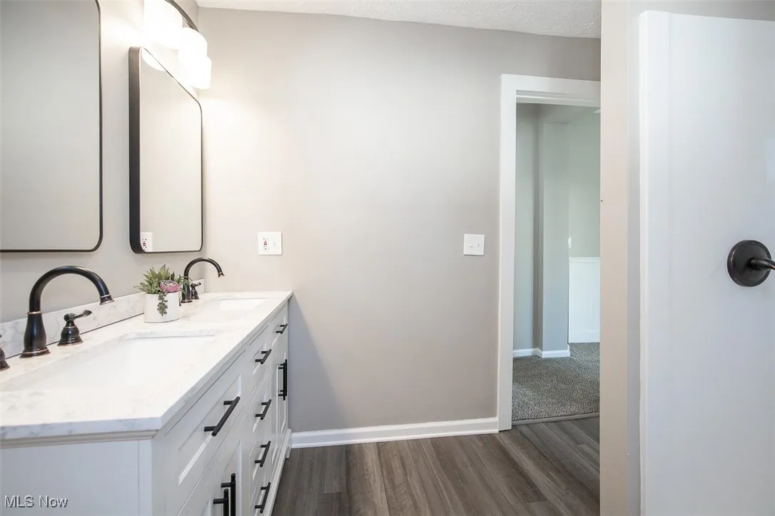 Primary ensuite bathroom