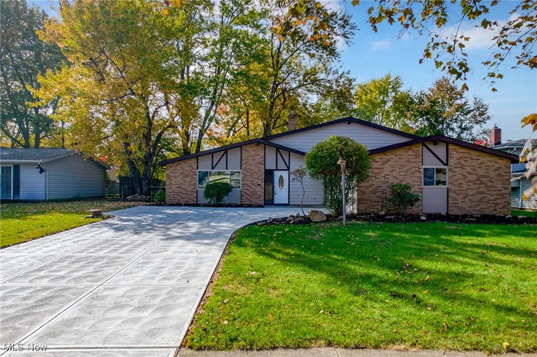 6876 Anthony Lane, Parma Heights, Ohio 44130,MLS Now Listing ID