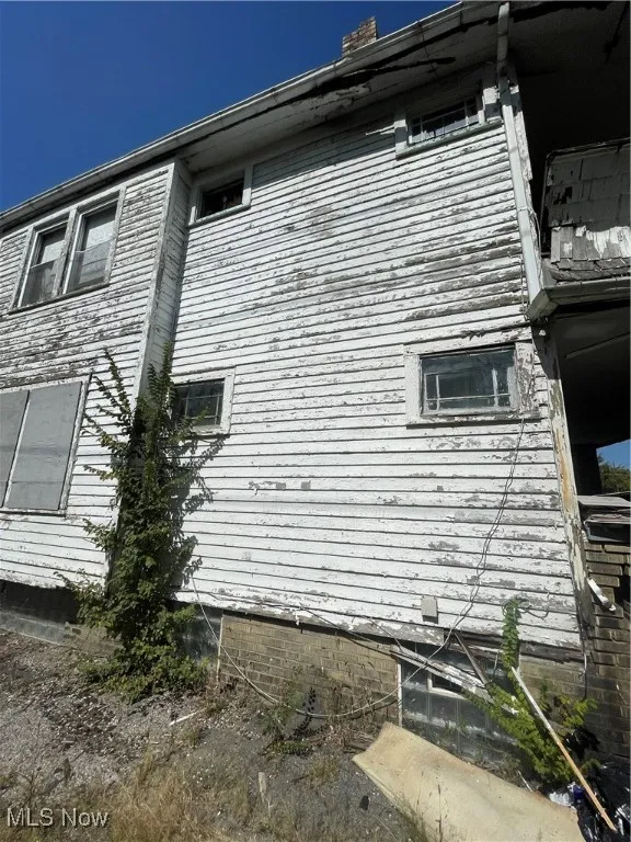 View of home's exterior