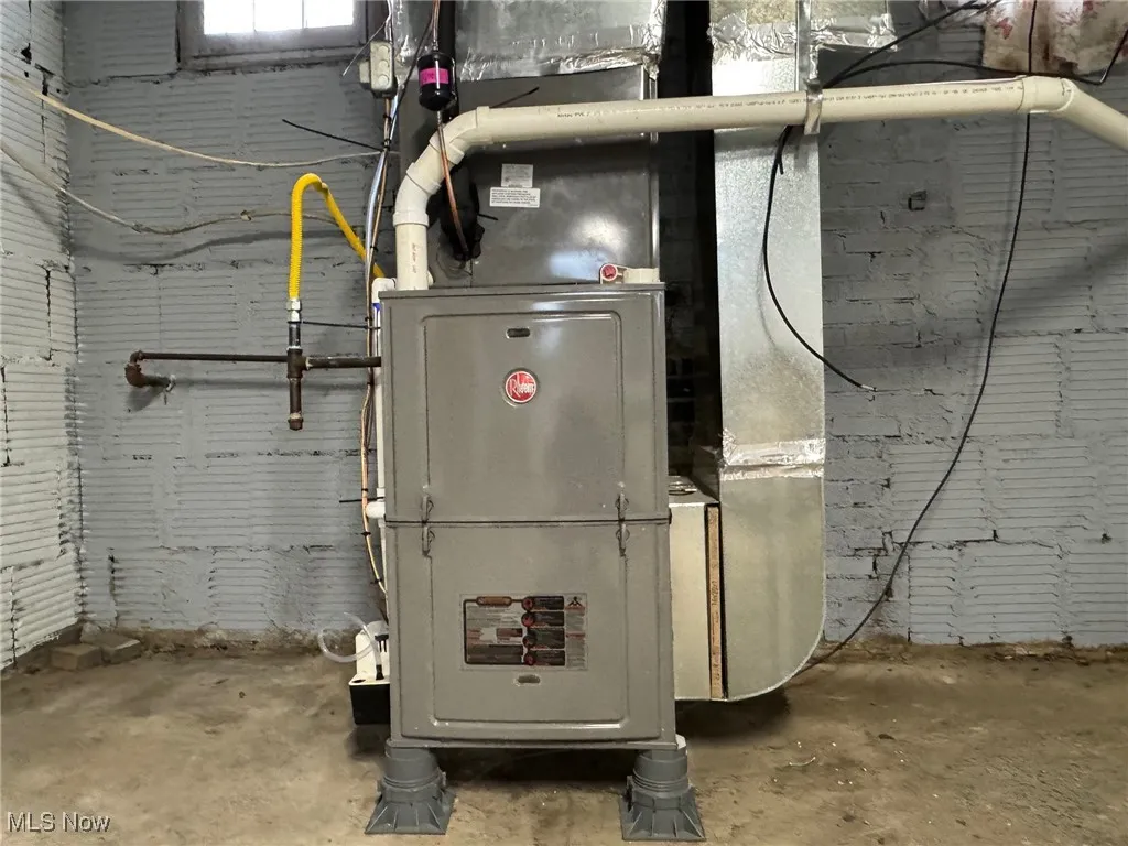 Utilities with heating unit