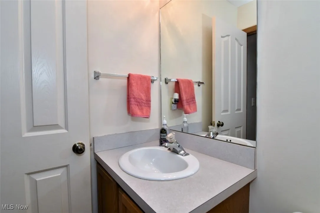 8175 Tanglewood Lane, Parma, Ohio 44129,MLS Now Listing ID