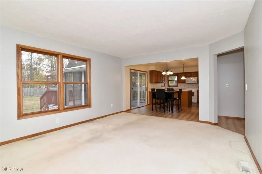 8175 Tanglewood Lane, Parma, Ohio 44129,MLS Now Listing ID