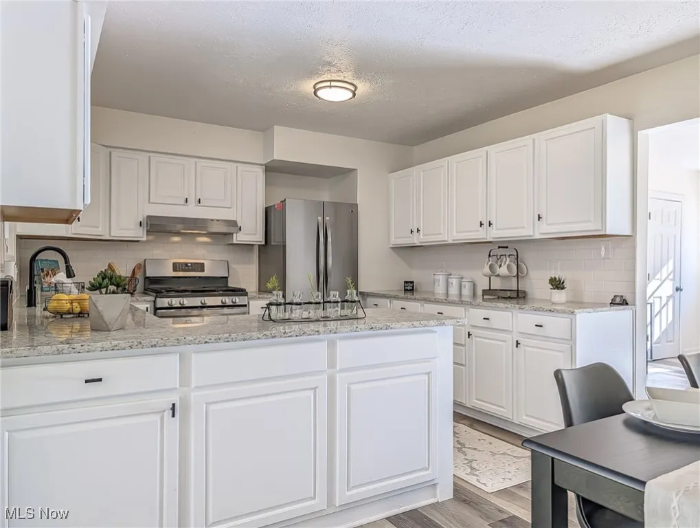 2075 Maplewood Road, Stow, Ohio 44224,MLS Now Listing ID