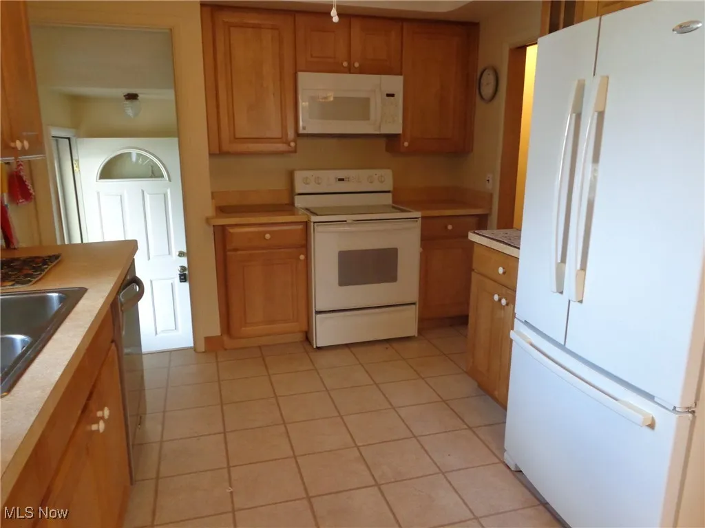 7588 Sleepy Hollow Drive, Parma, Ohio 44130,MLS Now Listing ID