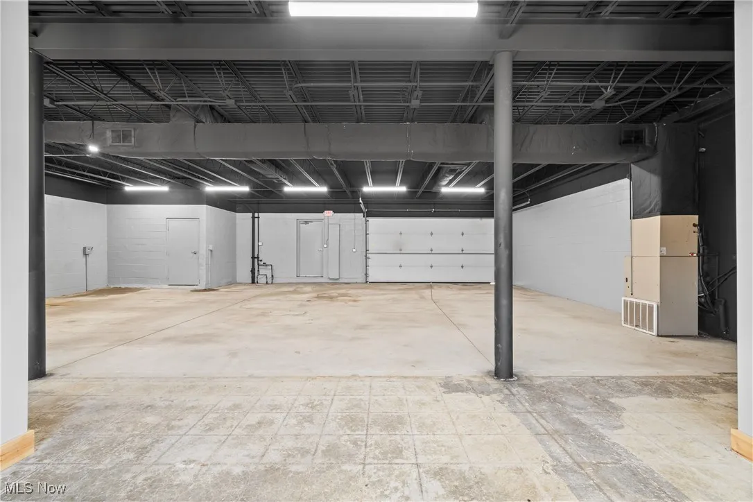 Garage with heating unit