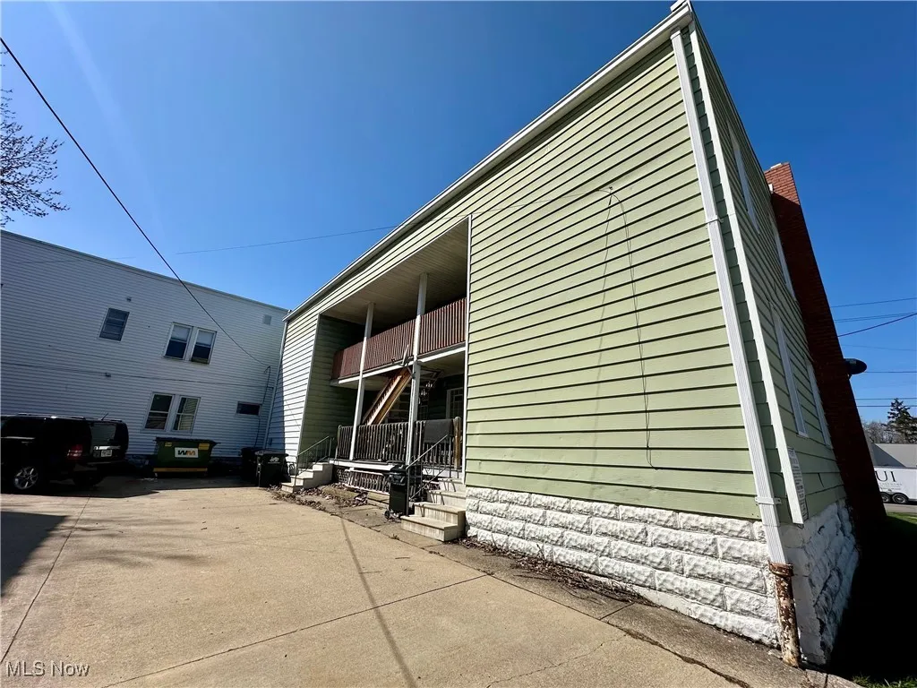 View of side of property