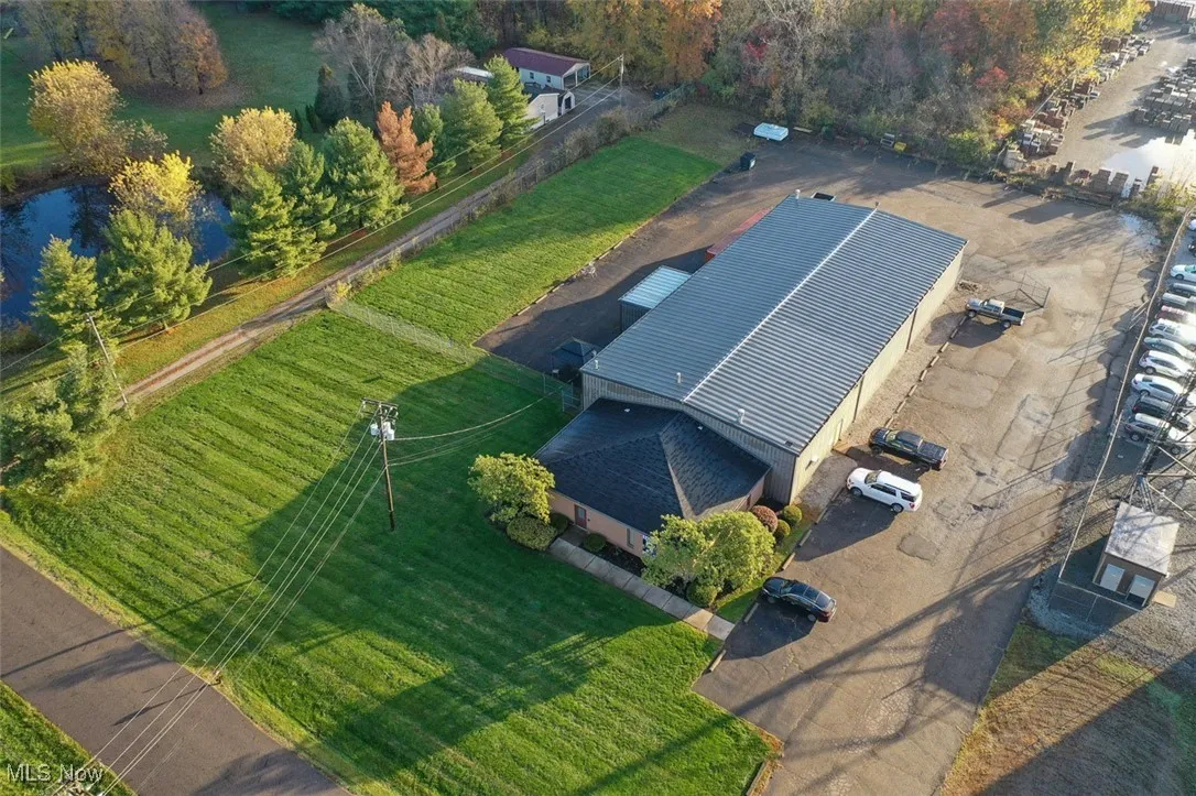 Aerial view of property and surrounding area