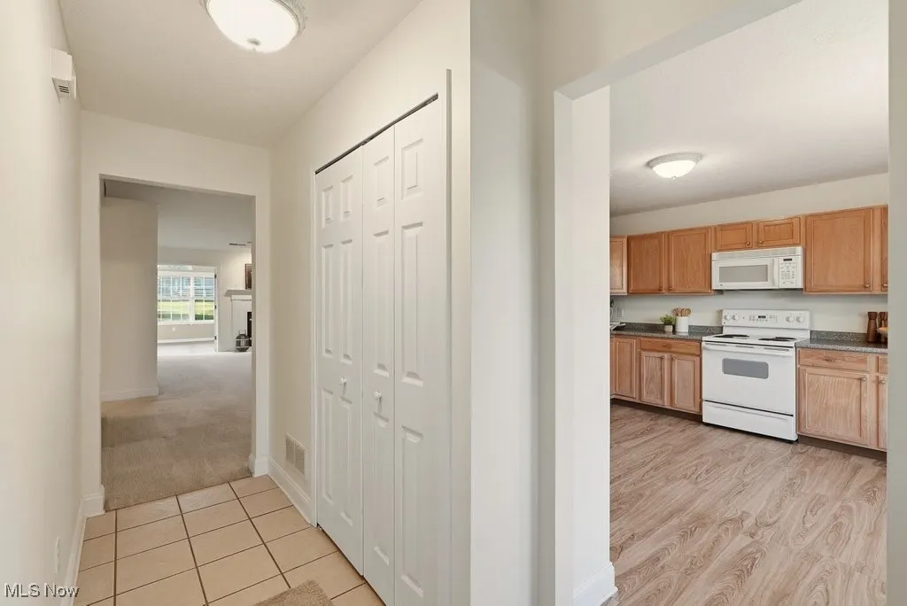 404 Brookpoint Street, North Canton, Ohio 44720,MLS Now Listing ID