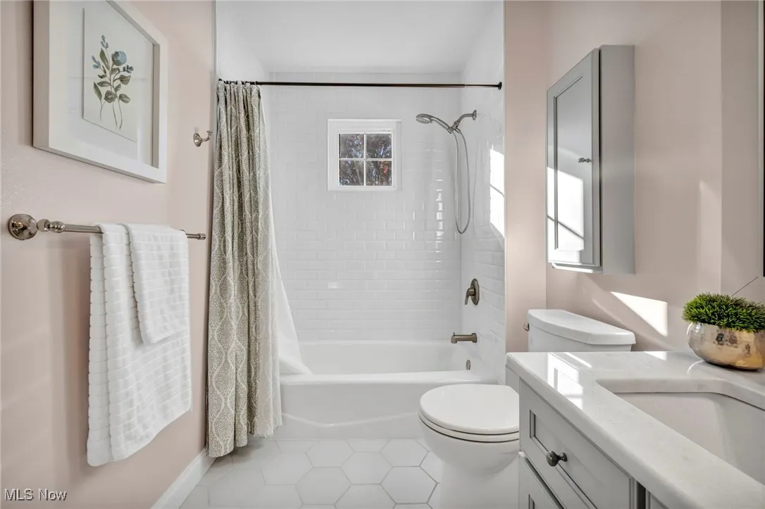 Second en-suite bathroom