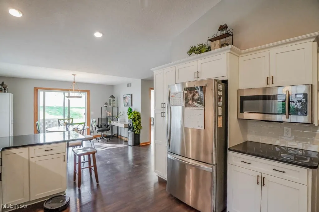 5700 Glena Street, Louisville, Ohio 44641,MLS Now Listing ID