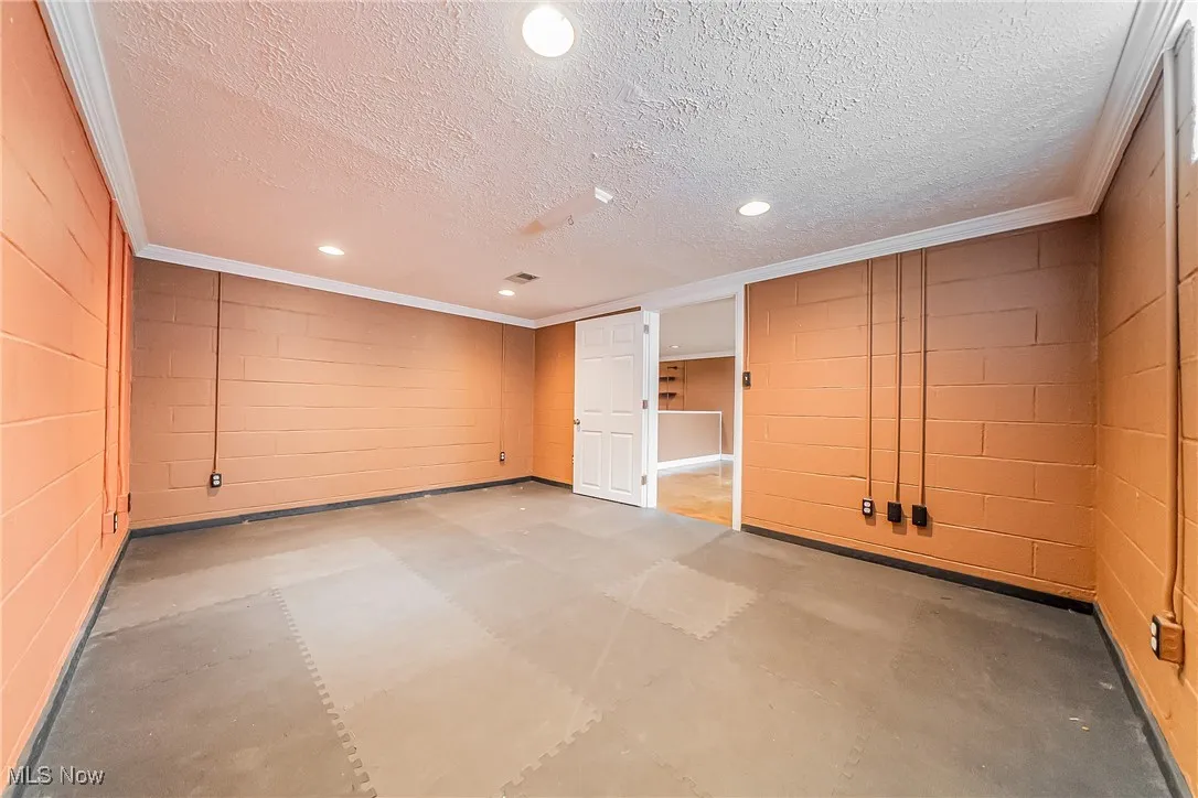 321 E 243rd Street, Euclid, Ohio 44123,MLS Now Listing ID