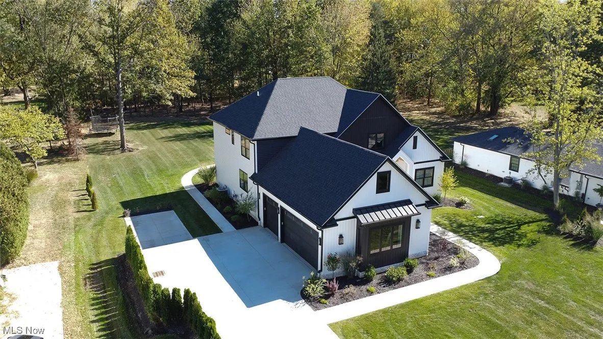 Aerial view of property and surrounding area