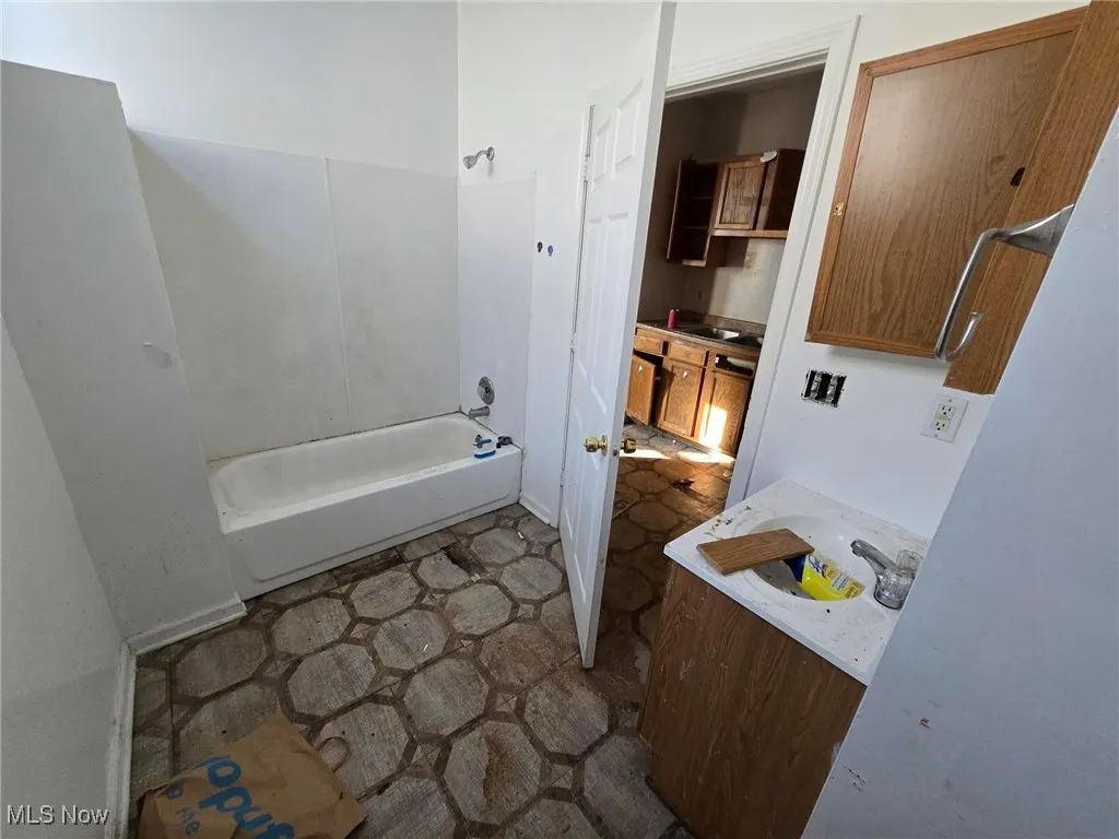 6511 Lansing Avenue, Cleveland, Ohio 44105,MLS Now Listing ID