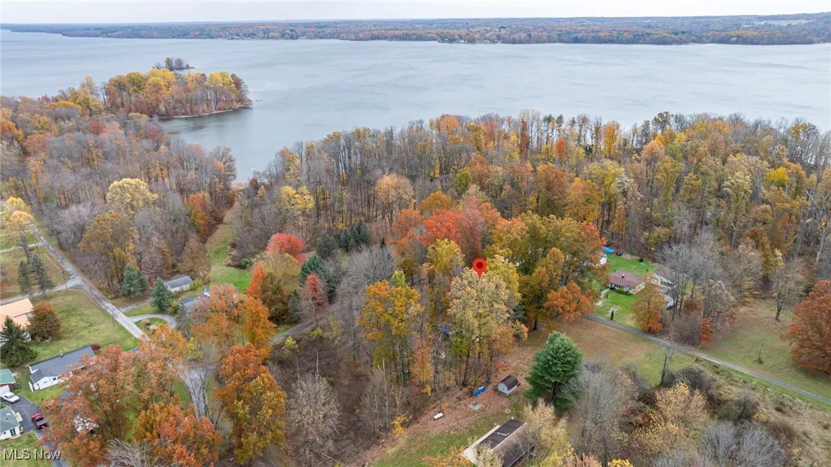 Aerial view of property proximity to Lake Pymatuning to the East