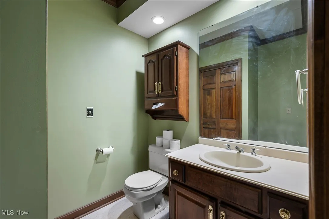 Pool House half Bath