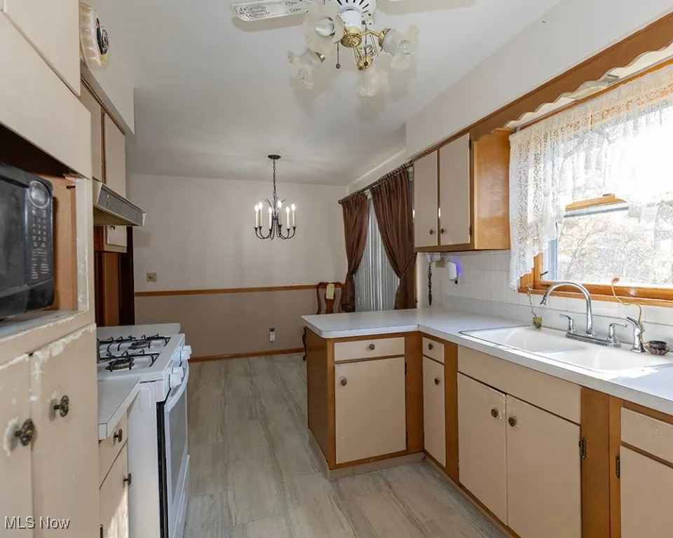 1037 W 37th Street, Lorain, Ohio 44052,MLS Now Listing ID