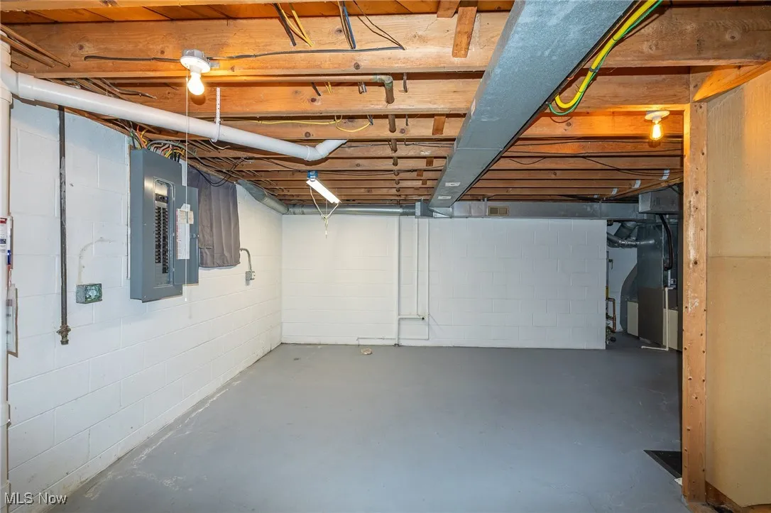 905 Red Hill Drive, Lorain, Ohio 44052,MLS Now Listing ID