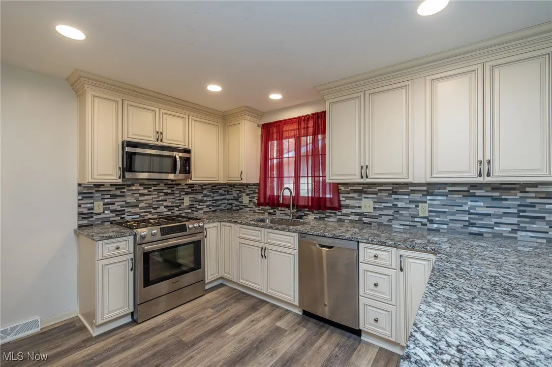 905 Red Hill Drive, Lorain, Ohio 44052,MLS Now Listing ID