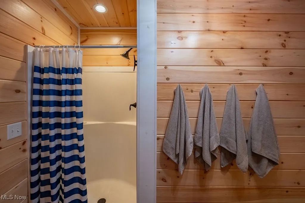 Full bath on main level.