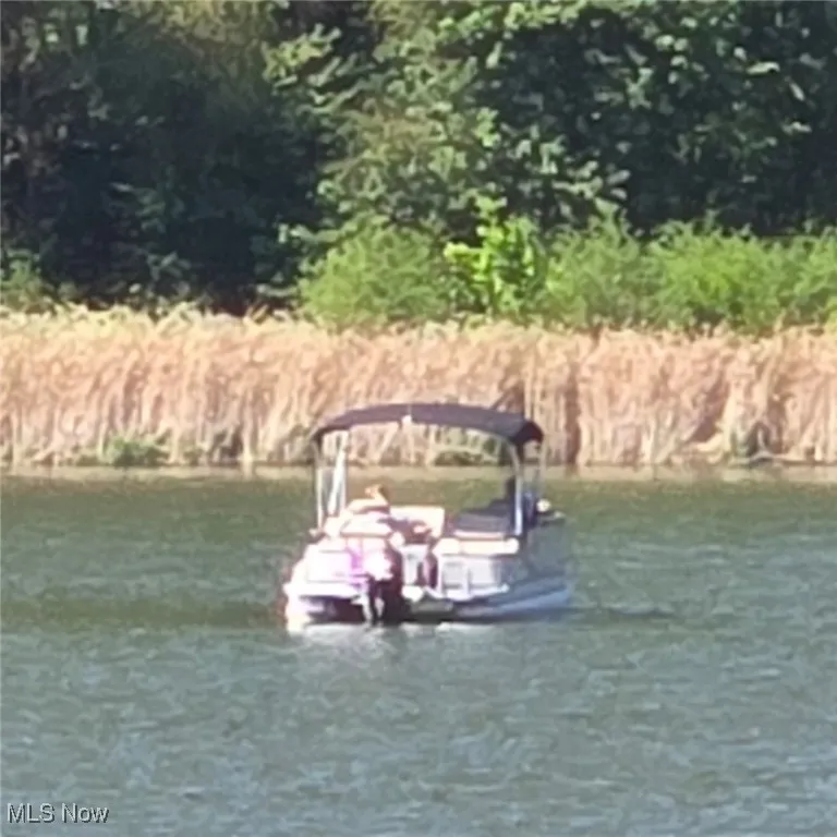 Home is located across the river from
 a portion of Wayne
 National Forest-




excellent hunting duck-pheasant, wild turkey.