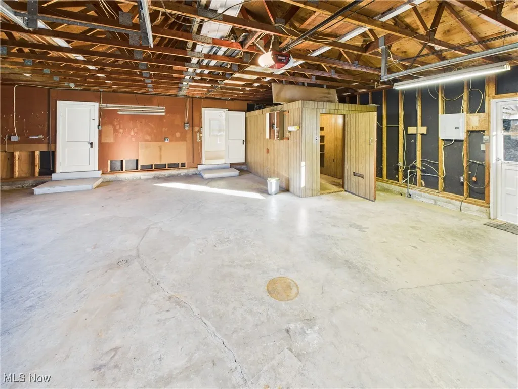 Two stall oversized garage