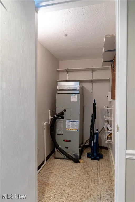 Utility room with heating unit