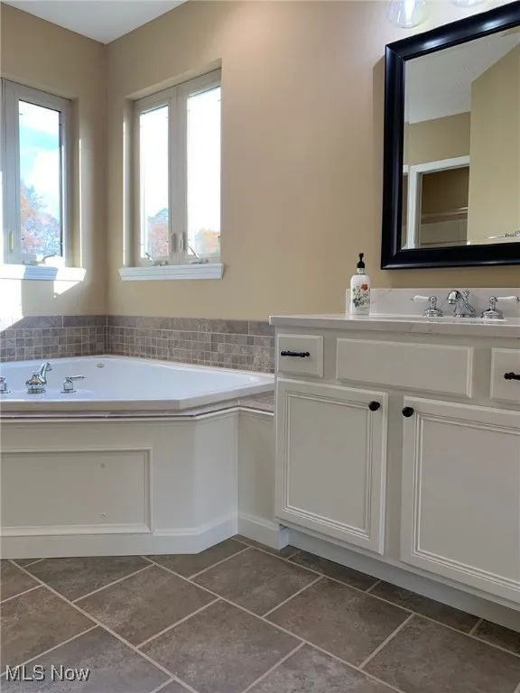 7072 Oak Tree Drive, Lorain, Ohio 44053,MLS Now Listing ID