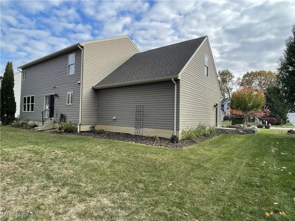 7072 Oak Tree Drive, Lorain, Ohio 44053,MLS Now Listing ID
