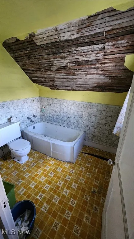 Second floor unit bathroom