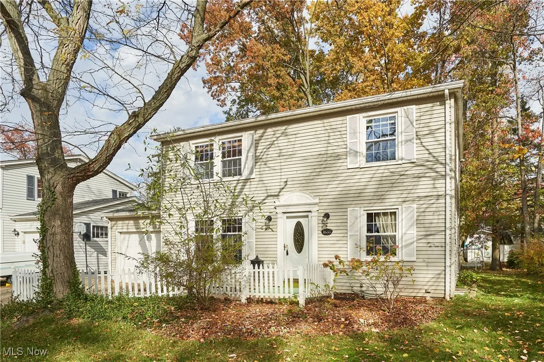 1633 Bancroft - Heslop Built Home.